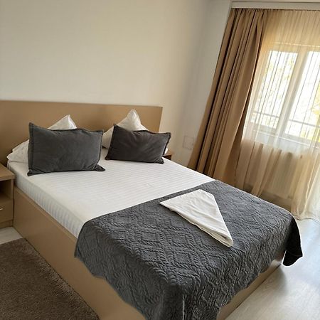 Fast Airport Accomodation 奥托佩尼 外观 照片