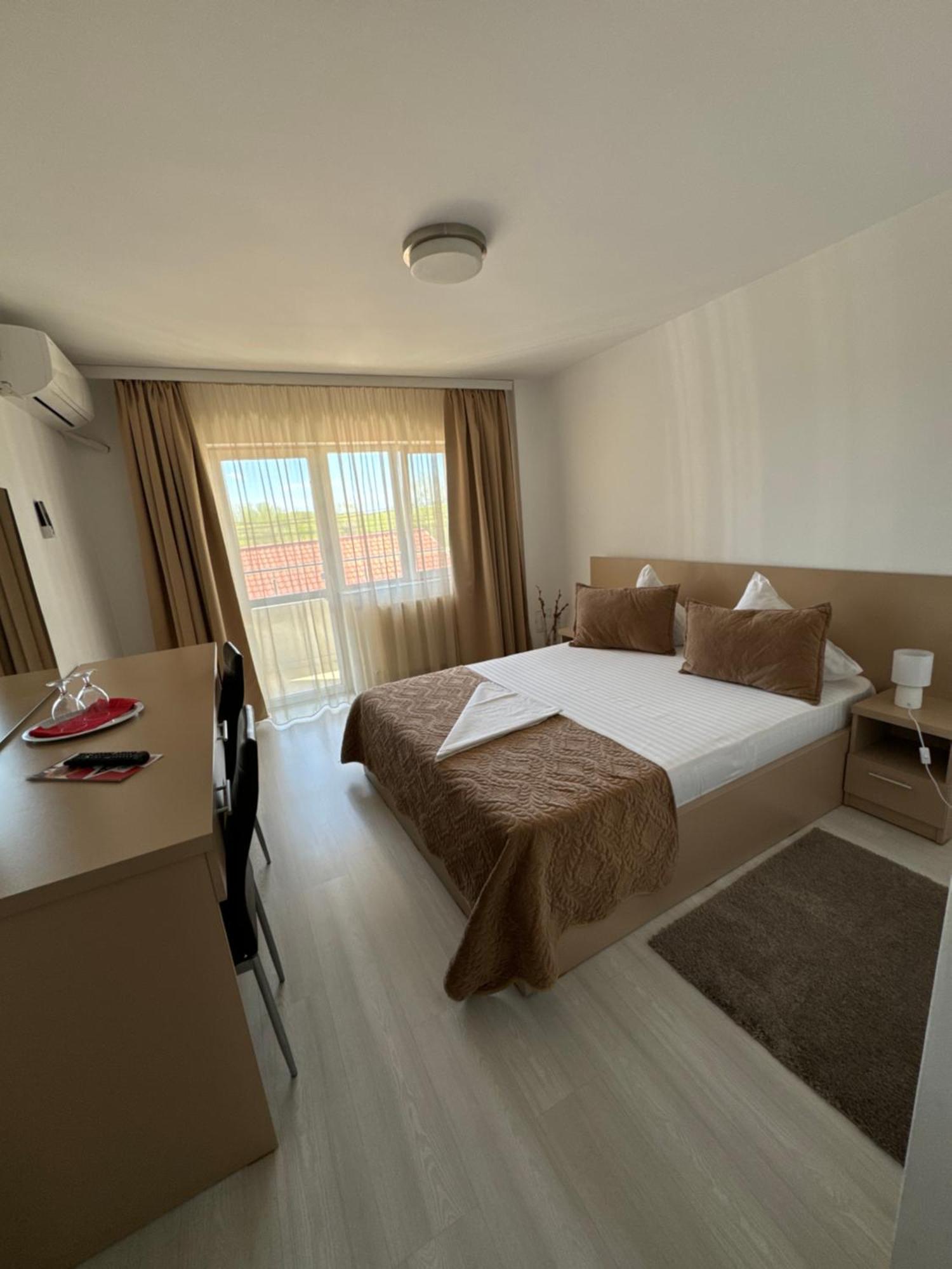 Fast Airport Accomodation 奥托佩尼 外观 照片