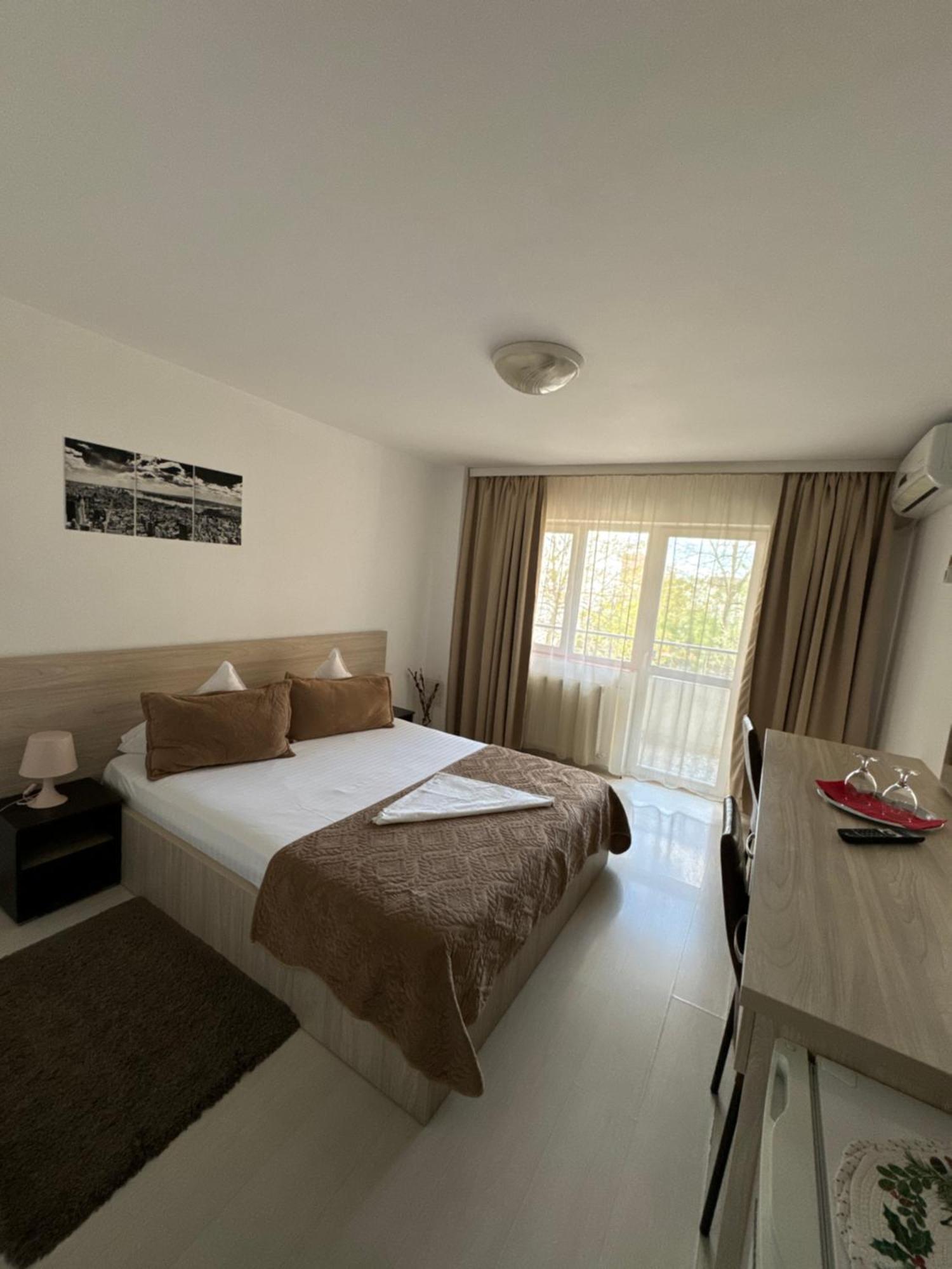 Fast Airport Accomodation 奥托佩尼 外观 照片