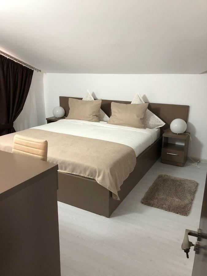 Fast Airport Accomodation 奥托佩尼 外观 照片