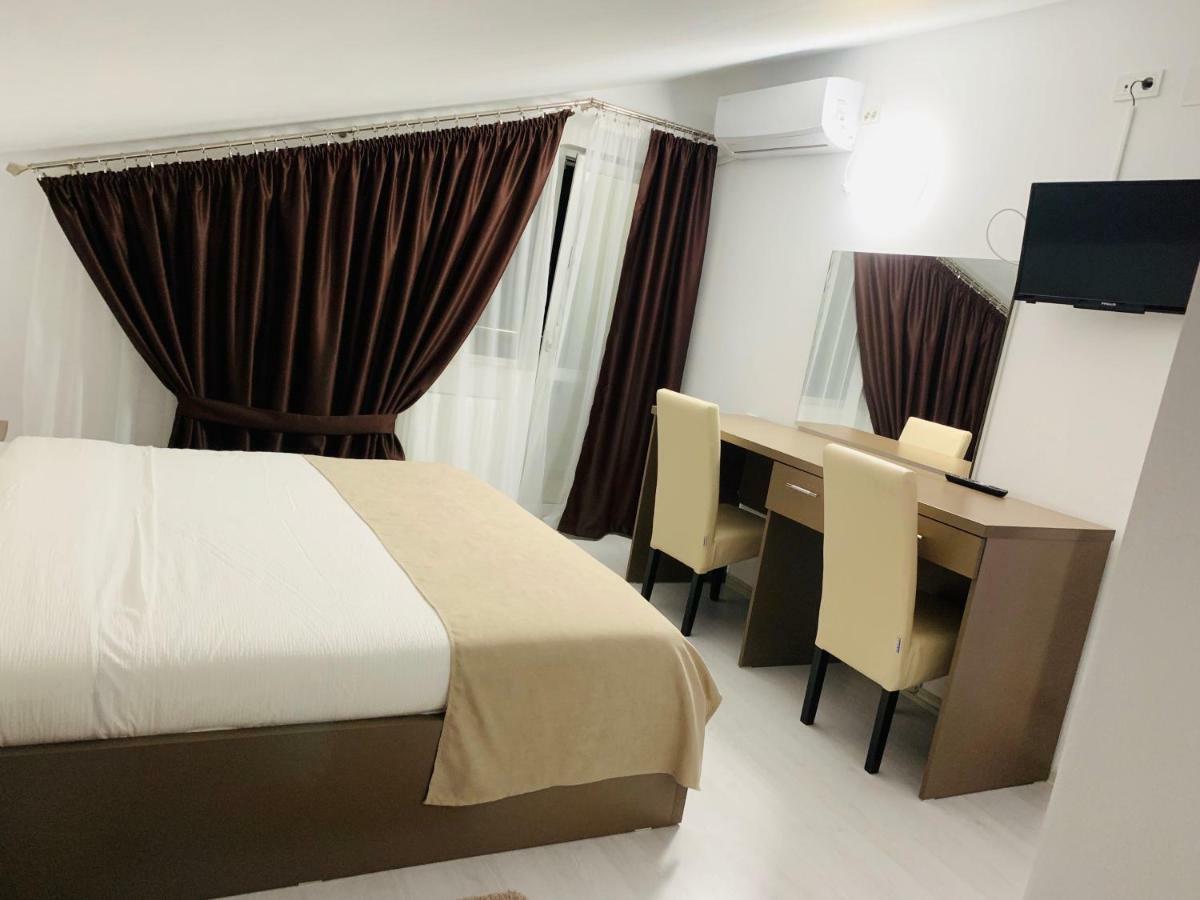 Fast Airport Accomodation 奥托佩尼 外观 照片